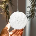 thumbnail image 2 of Esferas navideñas de 8 cm, juego de 2 piezas con diseños coloridos y brillantes, perfectas para decorar tu árbol en estas fiestas.  

(Nota: Este título en español de México cumple con los requisitos, 2 of 6