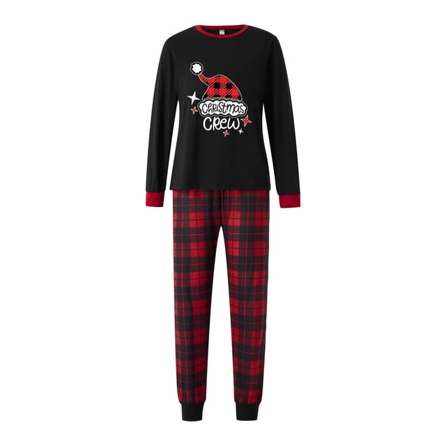 Pijamas familiares navideños a juego, camisetas de manga larga con estampado de letras y pantalones a cuadros. Ropa de dormir y estar por casa.