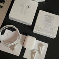 thumbnail image 1 of Apple Airpods 2 Auriculares Inalámbricos Con Cubierta Protectora Mini bluetooth Iphone Gao Jiahui unisex, 1 of 2