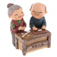 thumbnail image 1 of Adorno de Pareja de Ancianos de Resina Colco 15x12x13cm, 1 of 8