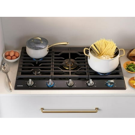 Samsung - 36" Built-In Gas Cooktop with WiFi and Dual Power Brass Burner - Black Stainless Steel