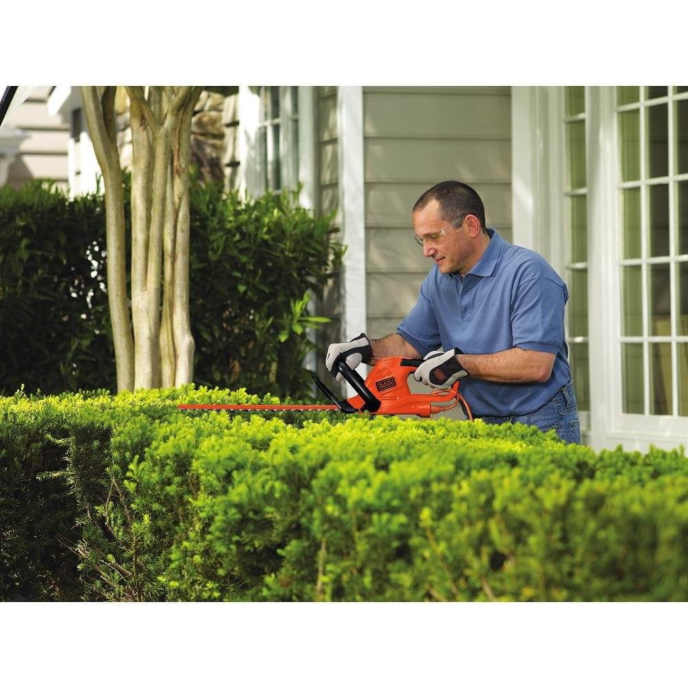 Black & Decker HT22 Hedge Electric Trimmer 22 Inch Trim Dual Action Steel  Blades