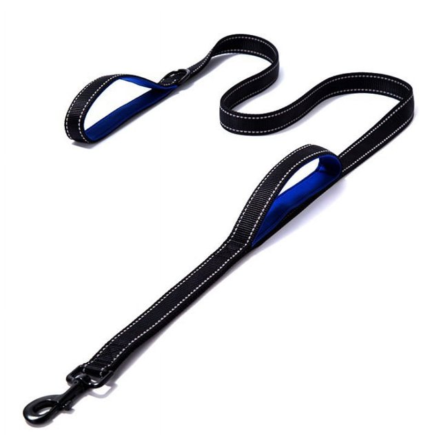 Correa resistente - 2 asas - Las asas de tráfico acolchadas brindan control adicional, 7 pies de largo - Correa perfecta para perros medianos a grandes, negra y azul