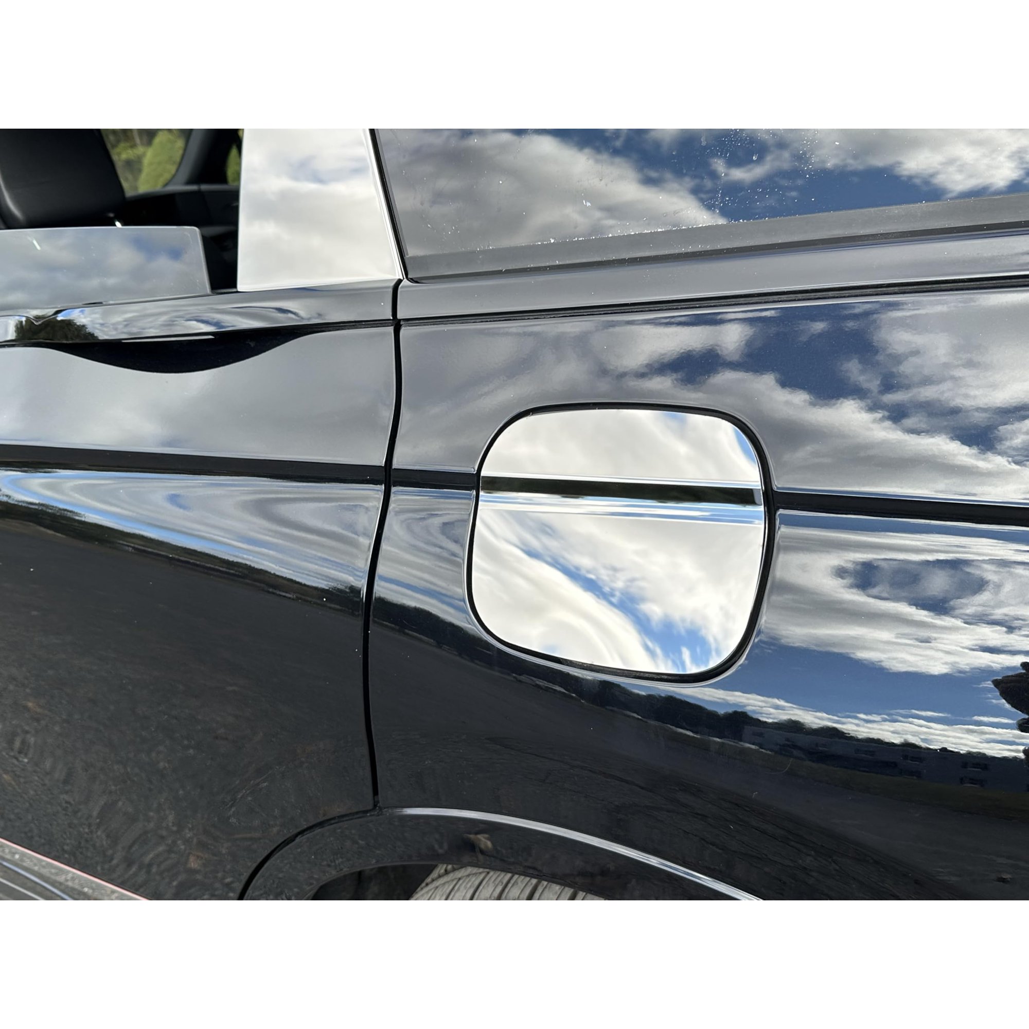 QAA part GC74660 is a 1 piece Stainless Steel Gas Door Cover with crease Trim that is compatible with Lincoln Nautilus 2024-2025