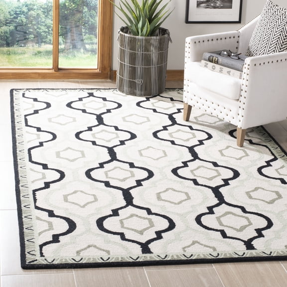 Safavieh Chelsea Phyllis Geometric Area Rug, Ivory/Black, 5'3" x 8'3"