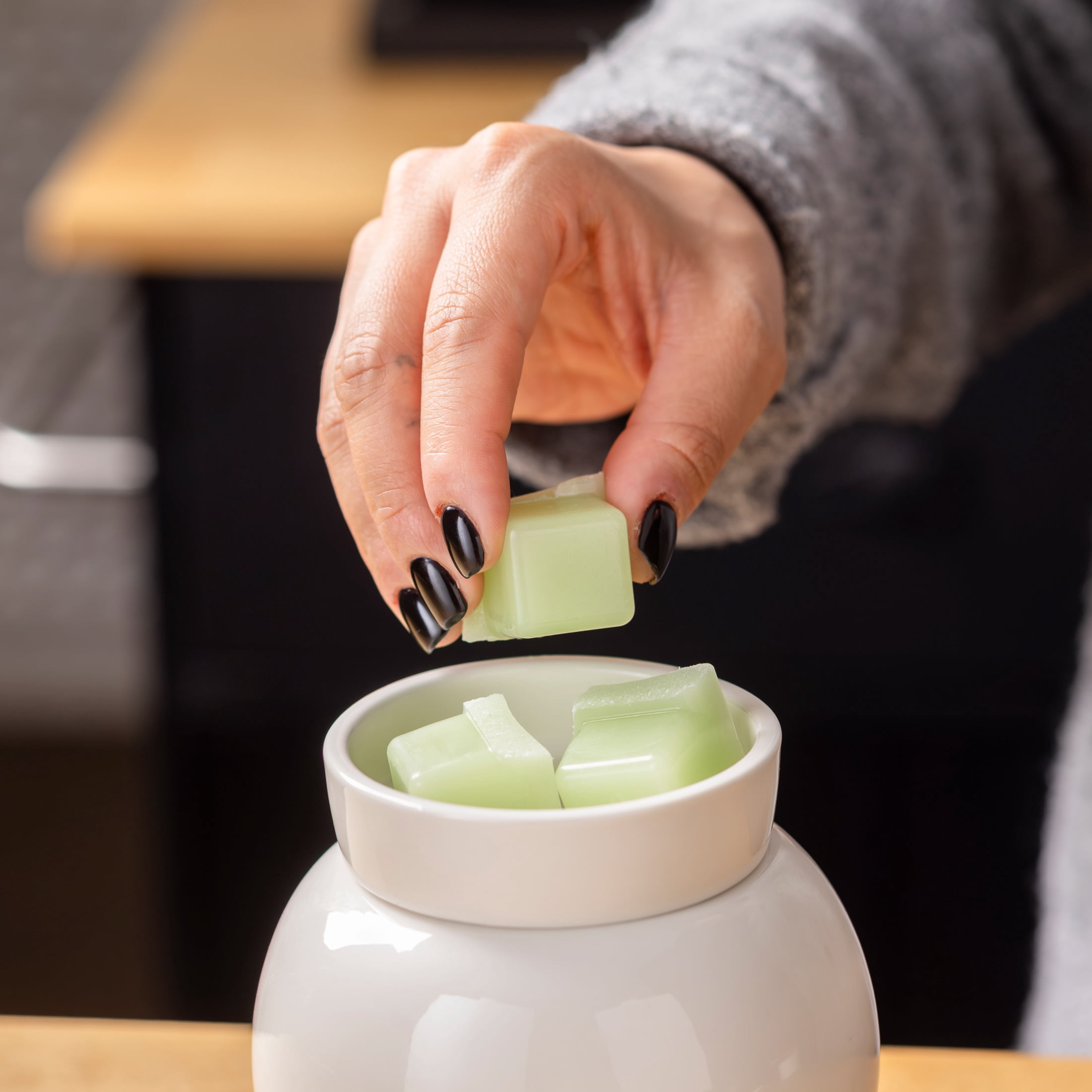 Mainstays Modern Glam Bubble Wax Melt Warmer, Arctic White Finish