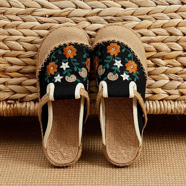 Latrodar Mules pour Femmes Rétro Confort Chaussures de Maison Décontractées pour Femmes Été Broderie EVA Douce Chaussures de Douche Sandales à Enfiler Chaussures de Plage Chaussures de Douche Intérieur Talon Plat Sandales Respirantes
