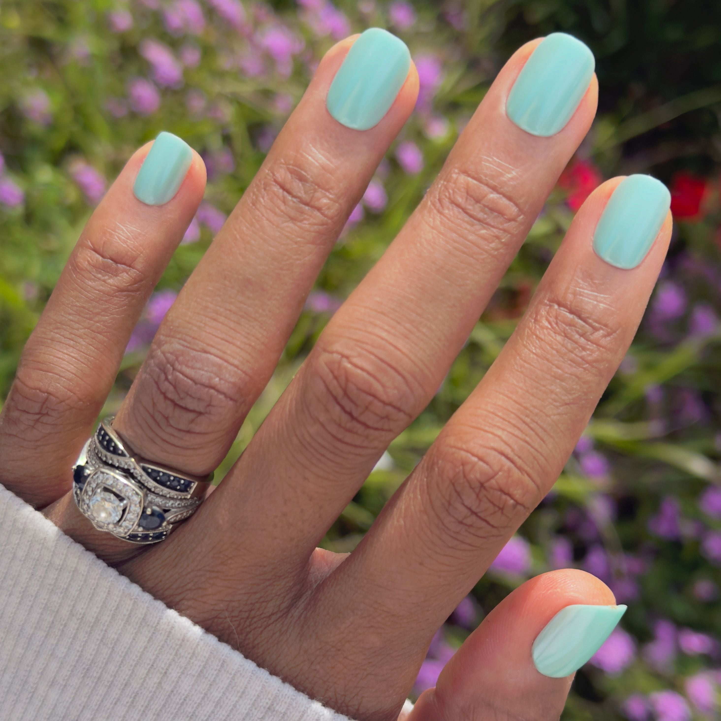 Olive & June + Bubble Instant Mani Extra Short Squoval Press-on Nails, Slam Dunk Chrome, 42 Pieces