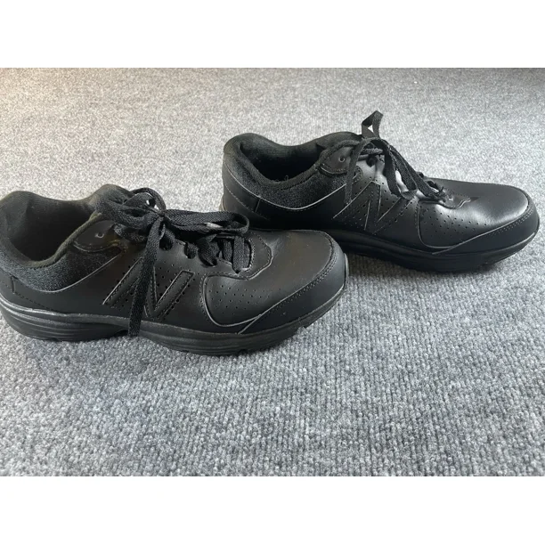 New Balance Shoes Mens Size 9 Triple Black Walking Sneaker 2E MW411BK2