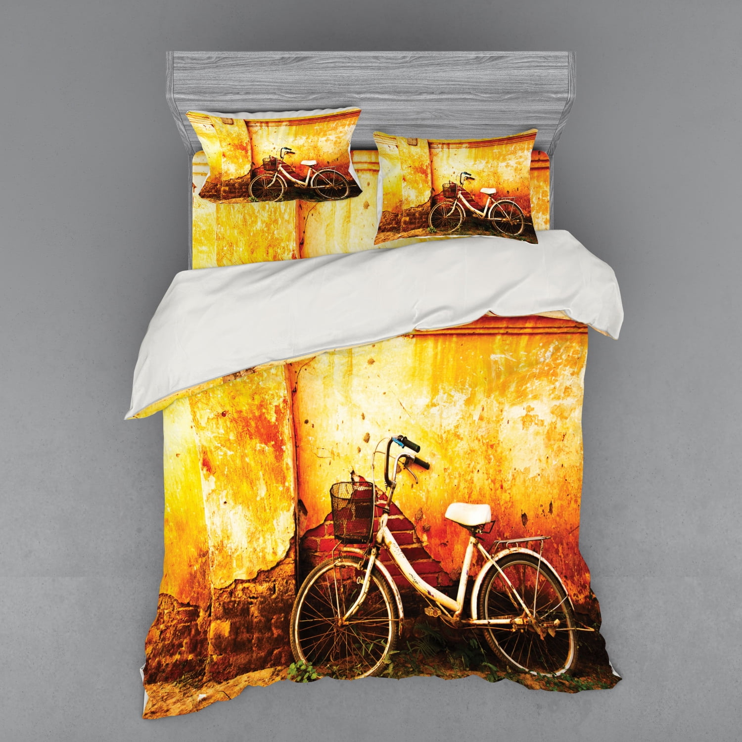 Bicycle Duvet Cover Set, Vintage Bike in Front of a Rusty Dirty Cracked