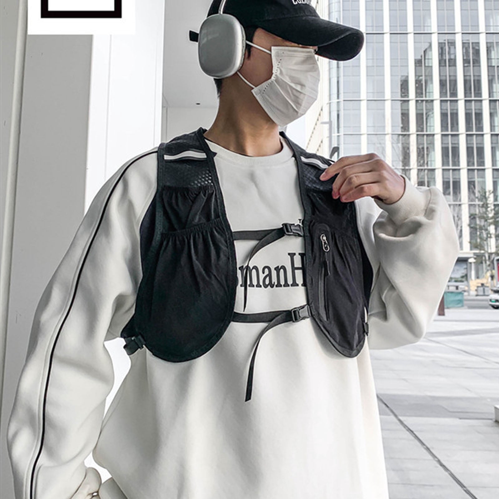 RUISINERY Adjustable Running Phone Holder Vest Reflective Water Bladder Pack Unisex Running Backpacks for Phone Card Key Towel