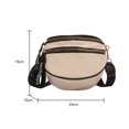 thumbnail image 4 of Riñonera Bolso cruzados para mujer Bolso grande de cuero suave con forma de sillín (blanco), 4 of 6