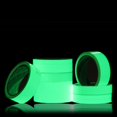 thumbnail image 1 of Cinta que brilla en la oscuridad, cinta autoadhesiva que brilla, cinta fluorescente 5m X 5cm cinta que brilla en la oscuridad para señal de seguridad decoración del hogar, 1 of 2