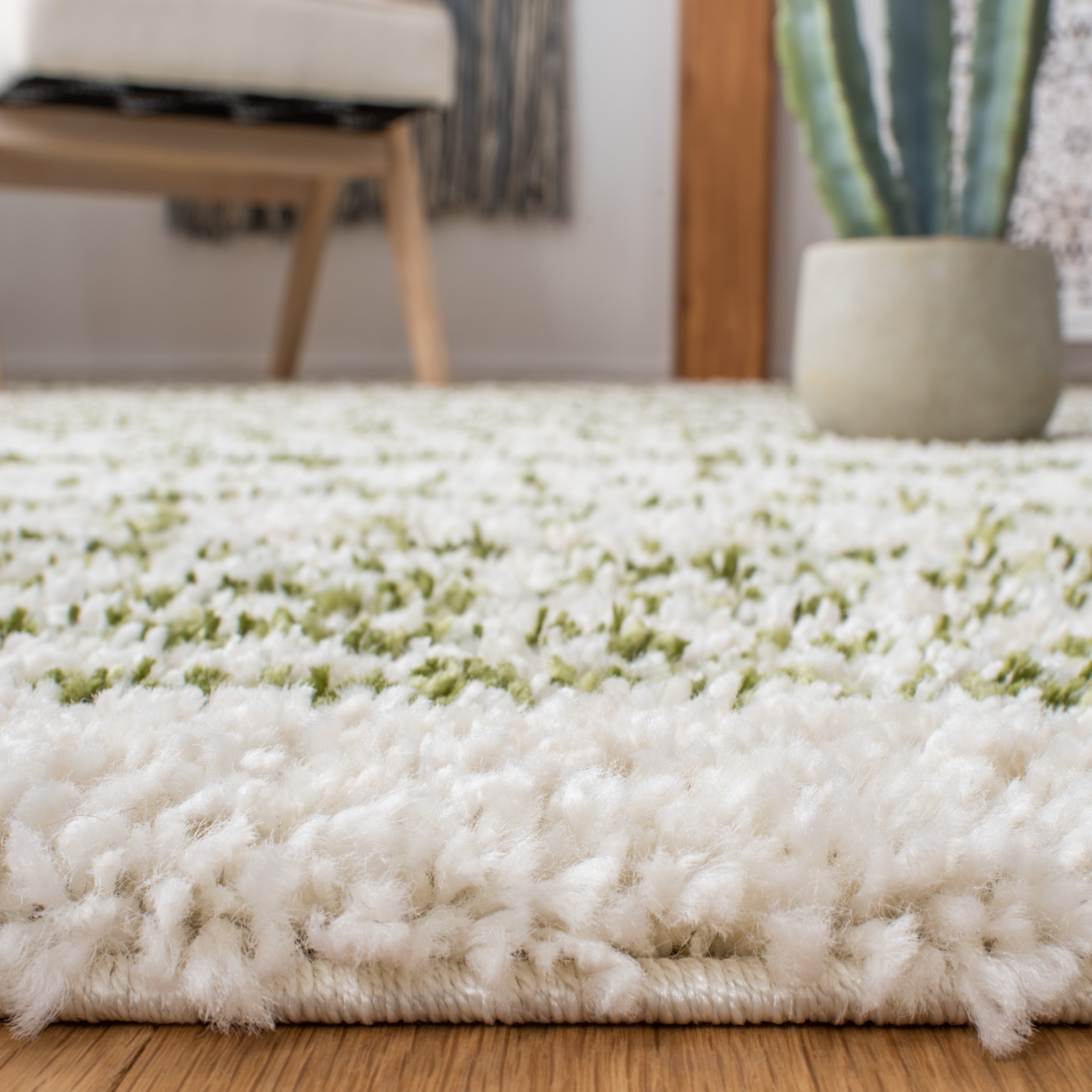 Safavieh Arizona Teagan Geometric Shag Runner Rug, Ivory/Green, 2'6" x 14'