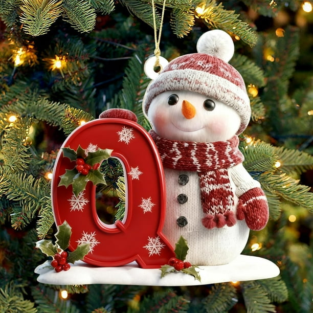Adornos navideños con iniciales, adornos personalizados con apellido, letras del alfabeto con gorro rojo (AZ) para el árbol de Navidad, letras brillantes para colgar con campanillas de nieve y bayas.