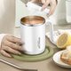 thumbnail image 1 of Taza de café Kdkad con asa, de acero inoxidable, con aislamiento y tapa, reutilizable. Mantiene el frío y el calor. Ideal para el coche, uso diario, viajes y regalos., 1 of 8