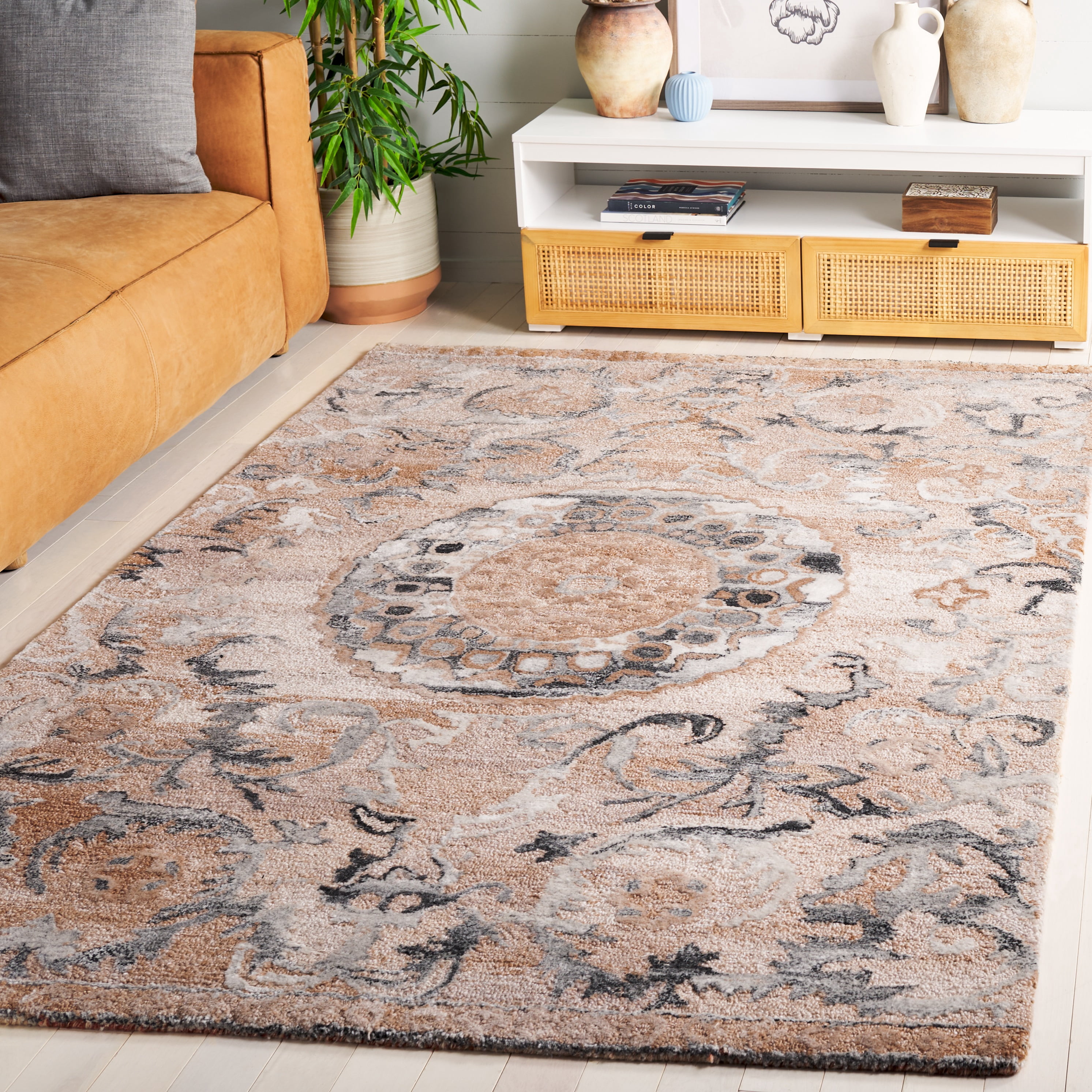 SAFAVIEH Anatolia Ellery Oriental Area Rug, Light Brown/Gray, 4' x 6'