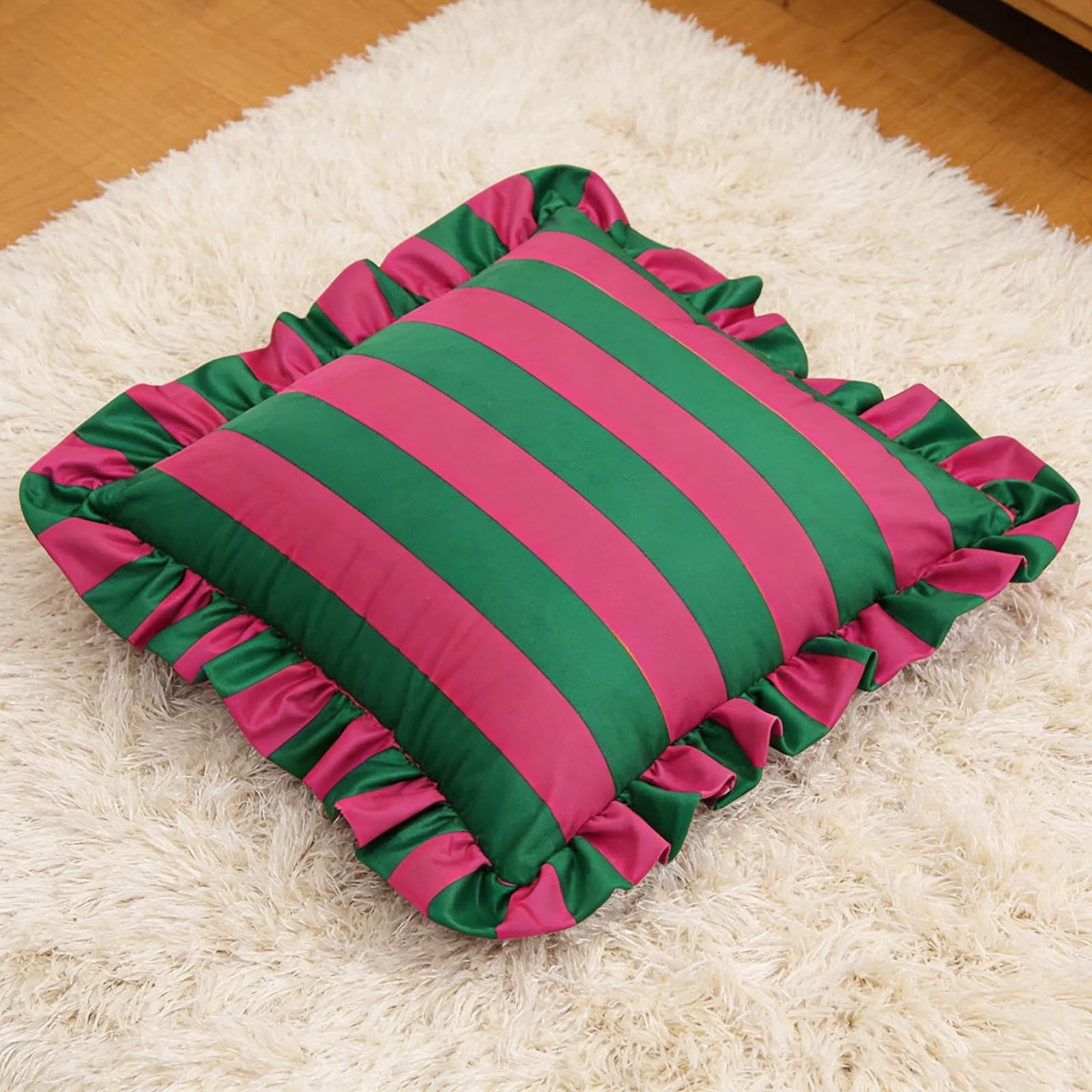 Outdoor Throw Pillows, Velvet Decorative Pillows, Ruffled Decorative Pillows (with filling), Perfect for Sofas, Bedrooms, and Living Rooms—Soft Home Textile Accessories