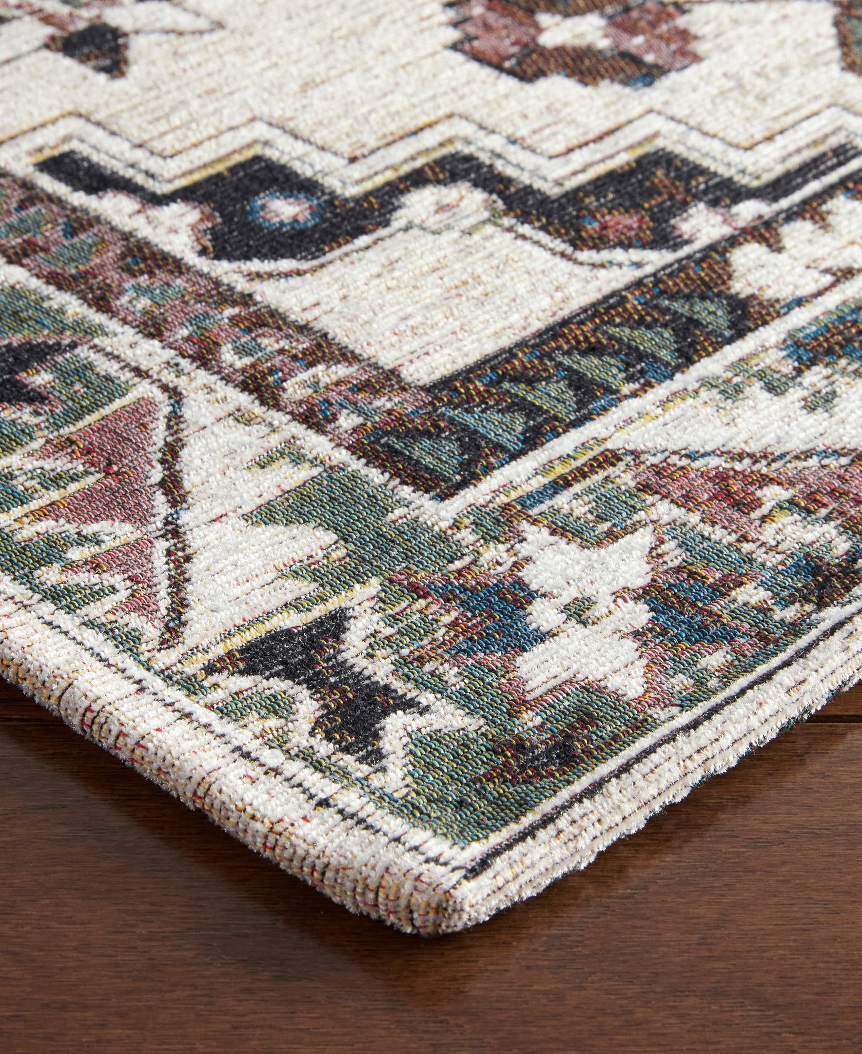 TOWN & COUNTRY LUXE Livie Forever Vintage Everwash® Washable Multi-Use Decorative Rug, Kitchen Rug, Low-Profile Door Mat, Bedroom Rug and Dorm Room Rug with Non-Slip Backing, Ivory/Black, 24"x40"