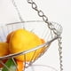 thumbnail image 4 of Cesta de frutas colgante de cocina de 3 niveles, alambre de hierro, organizador de almacenamiento de frutas y verduras, cesta colgante para interiores y exteriores, 4 of 5