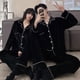 thumbnail image 3 of Pijamas de pareja de manga larga de otoño e invierno, pijamas de mujer de color sólido de terciopelo dorado de talla grande, conjunto de ropa sencilla para el hogar, 3 of 6