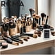 thumbnail image 4 of Polvo fijador RCMA No-Color Powder para maquillaje profesional, 90 ml, 4 of 5