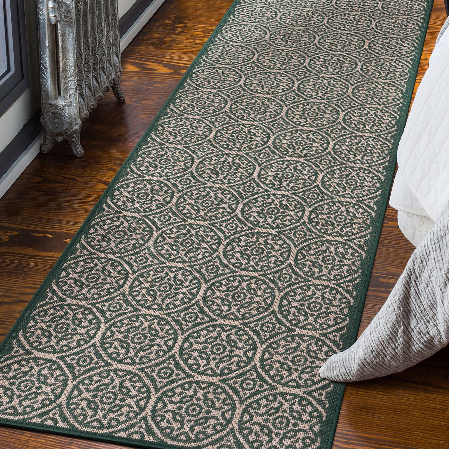 World Rug Gallery Transitional Floral Circles Textured Flat Weave Indoor/Outdoor Area Rug - GREEN 2'x7'