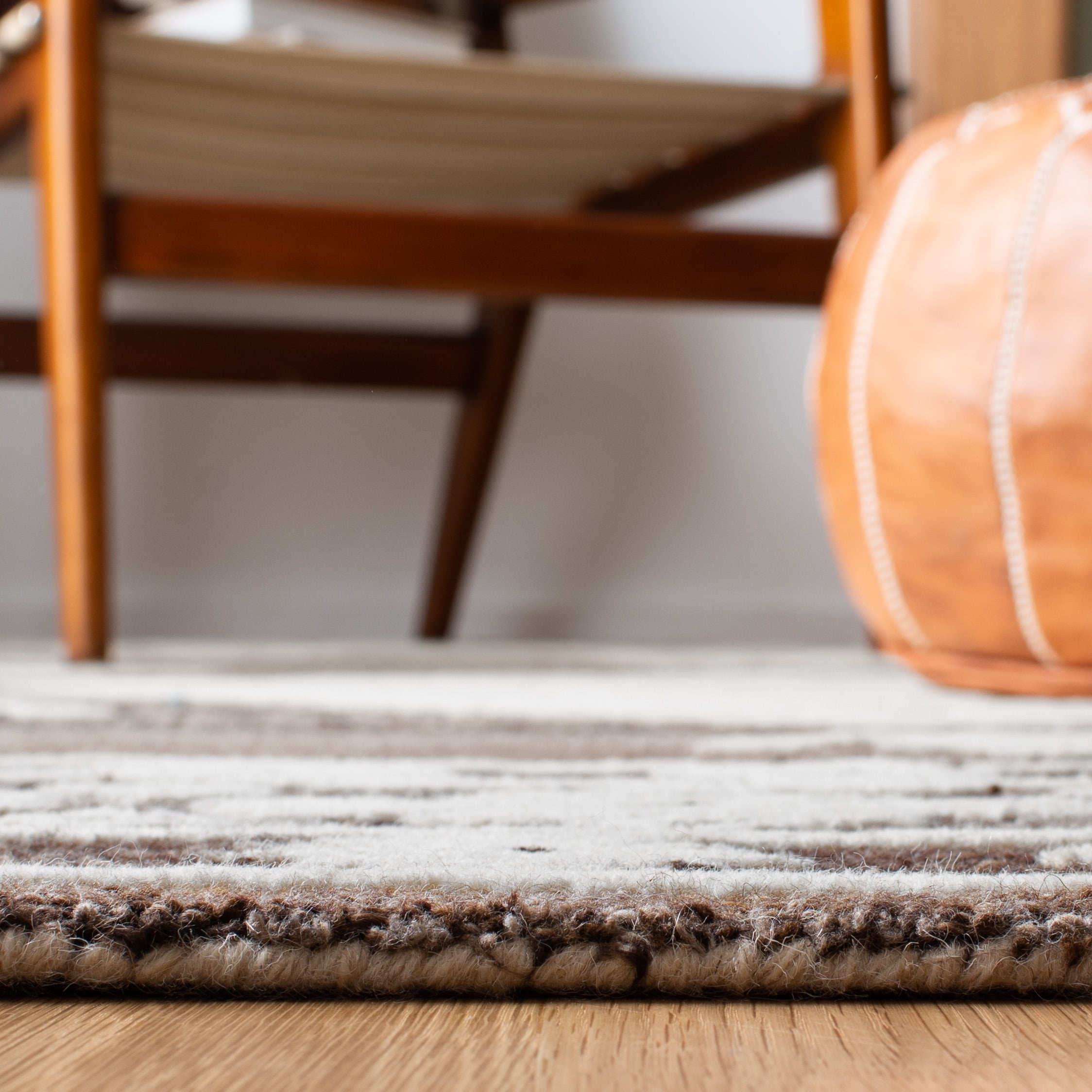 SAFAVIEH Aspen Kerry Geometric Area Rug, Ivory/Light Brown, 5' x 8'