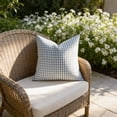 thumbnail image 1 of Fundas de almohada impermeables para exteriores con estampado clásico de cuadros para patio, piscina, jardín y sofá: fundas decorativas para cojines con textura tejida, fáciles de limpiar., 1 of 6