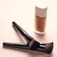 thumbnail image 2 of Brocha para base de maquillaje Laura Mercier Real Flawless, 2 of 5