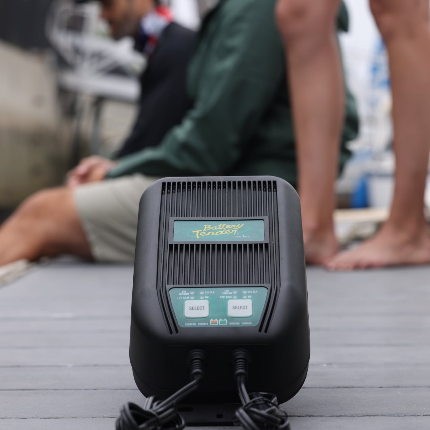 Battery Tender 6 AMP - 2 Bank Multibank Charger - 3 AMPs Per Bank - Selectable 12V / 6V - Smart and Switchable Multi Battery Charger and Maintainer - 022-1002-DL-WH