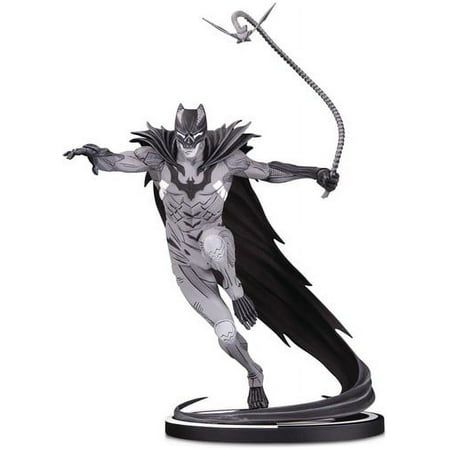 Batman Black & White Statue By Kenneth Rocafort