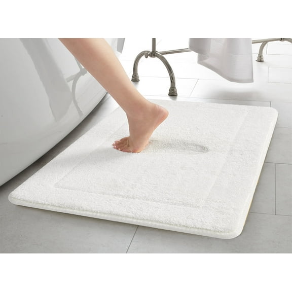 Oliver Brown Solid Print Traditional Bath Rugs, White, 20" x 32"