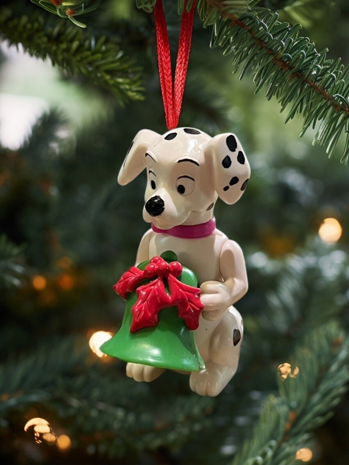 その他 Disney Shoe Ornament 101 Dalmatian ORNAMENT 101 Dalmatians Holding Red Christmas Bell Disney Figurine