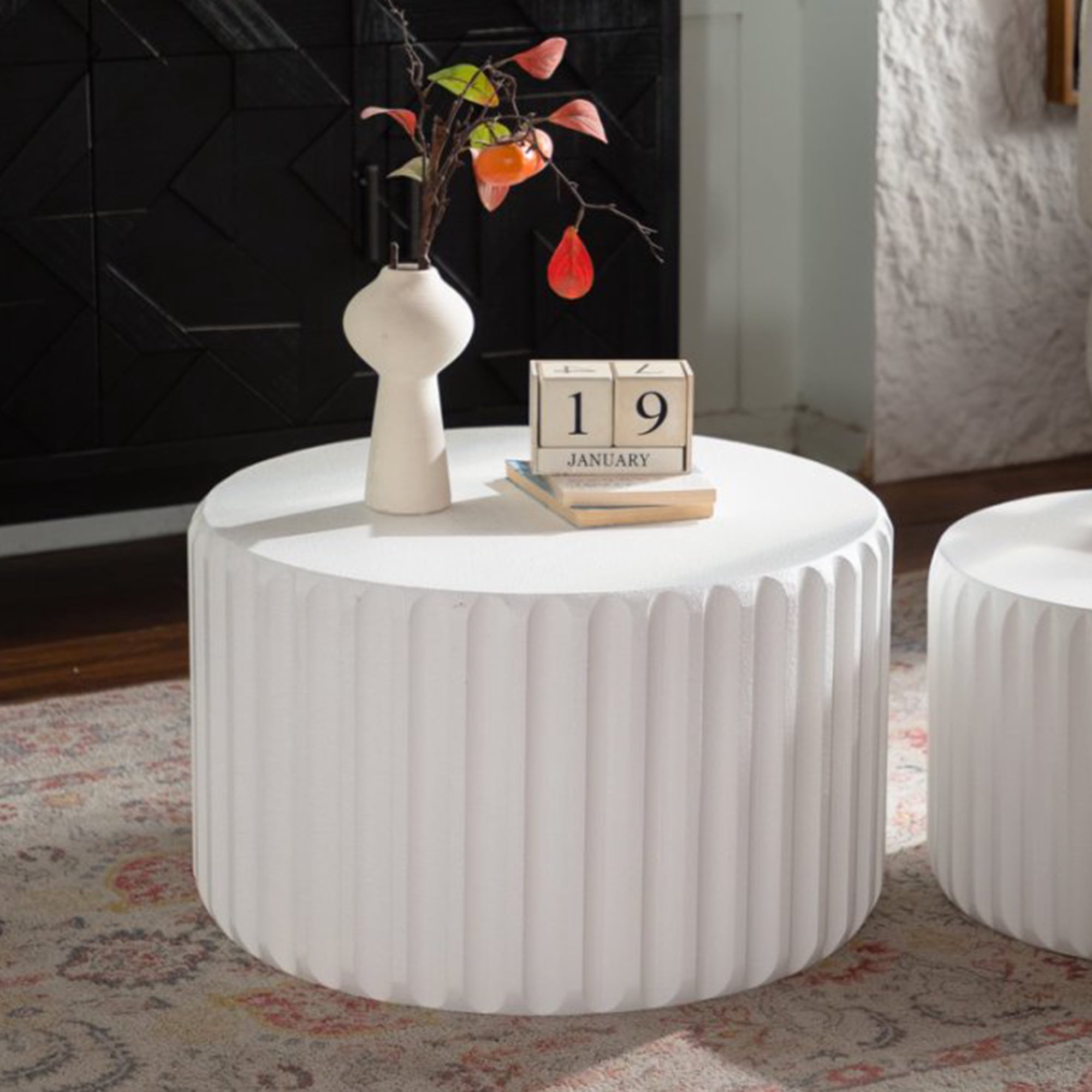 Leumius White Scalloped Round Coffee Table Set Nesting Design, Elegant Curved-Edge Shape for Small Space Living Room Bedroom
