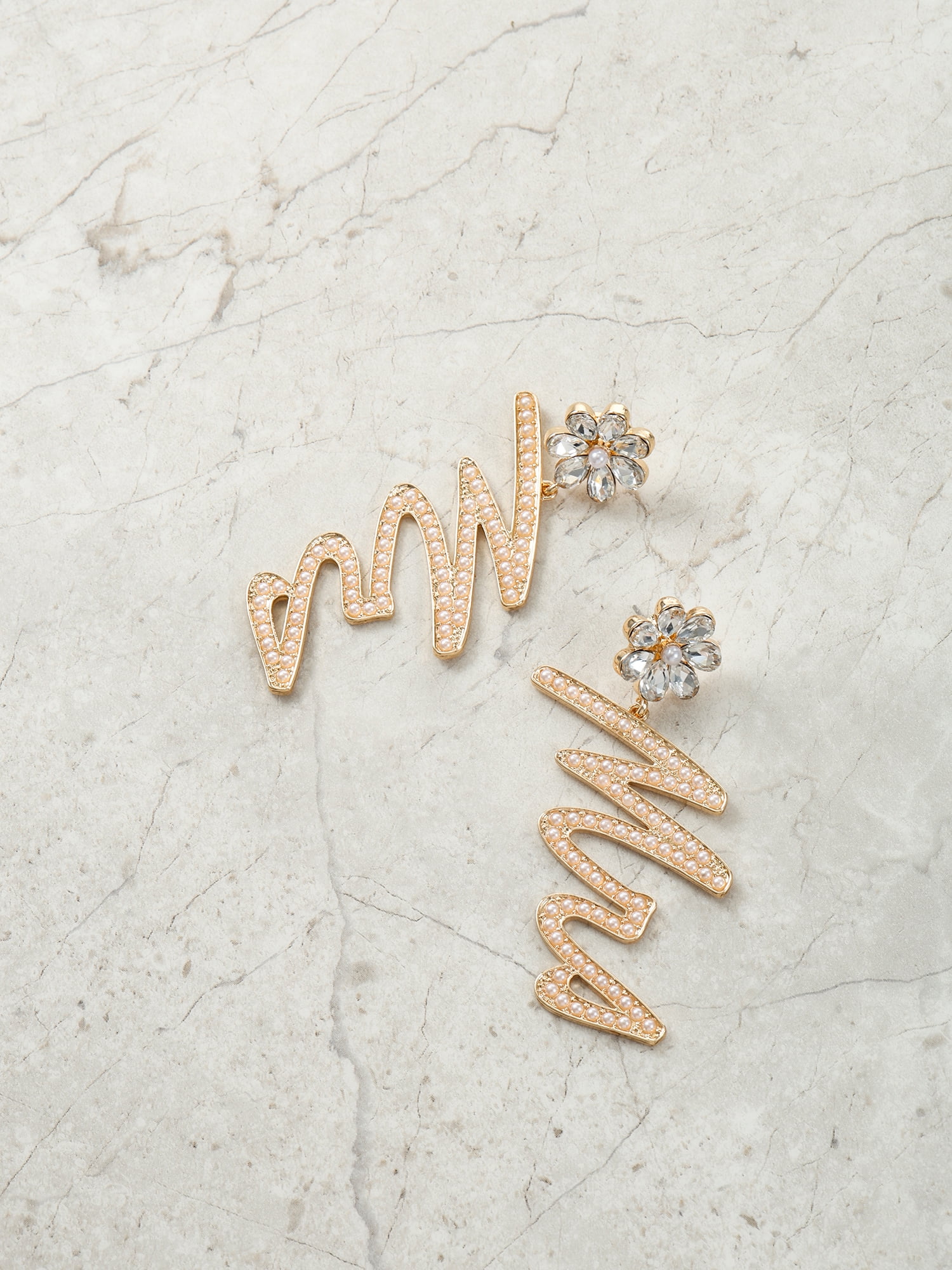 Goldtone "Mrs." Bridal Collection Earring, 1 Pair