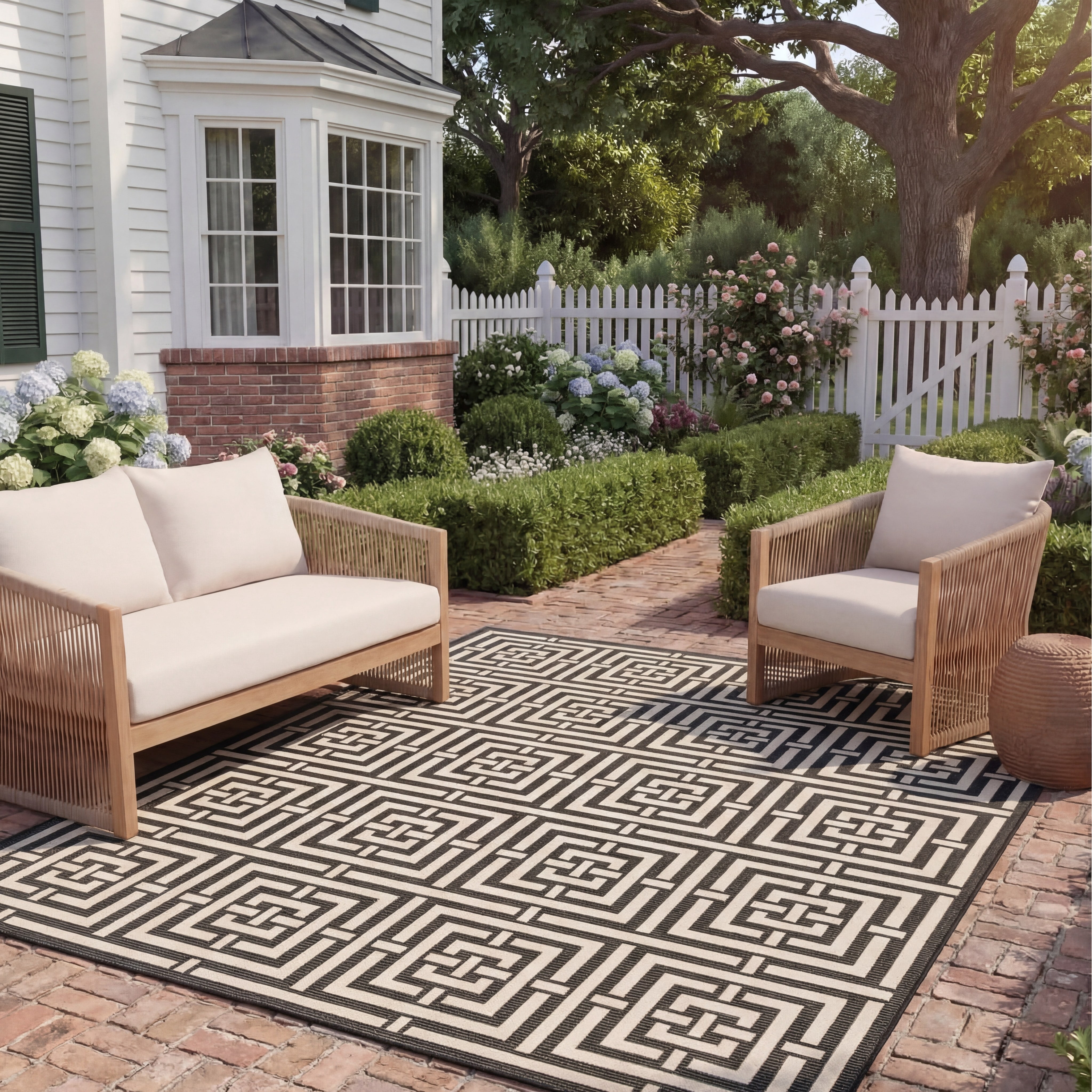 Safavieh Courtyard Ariana Geometric Indoor/Outdoor Area Rug, Black/Bone, 9' x 12'