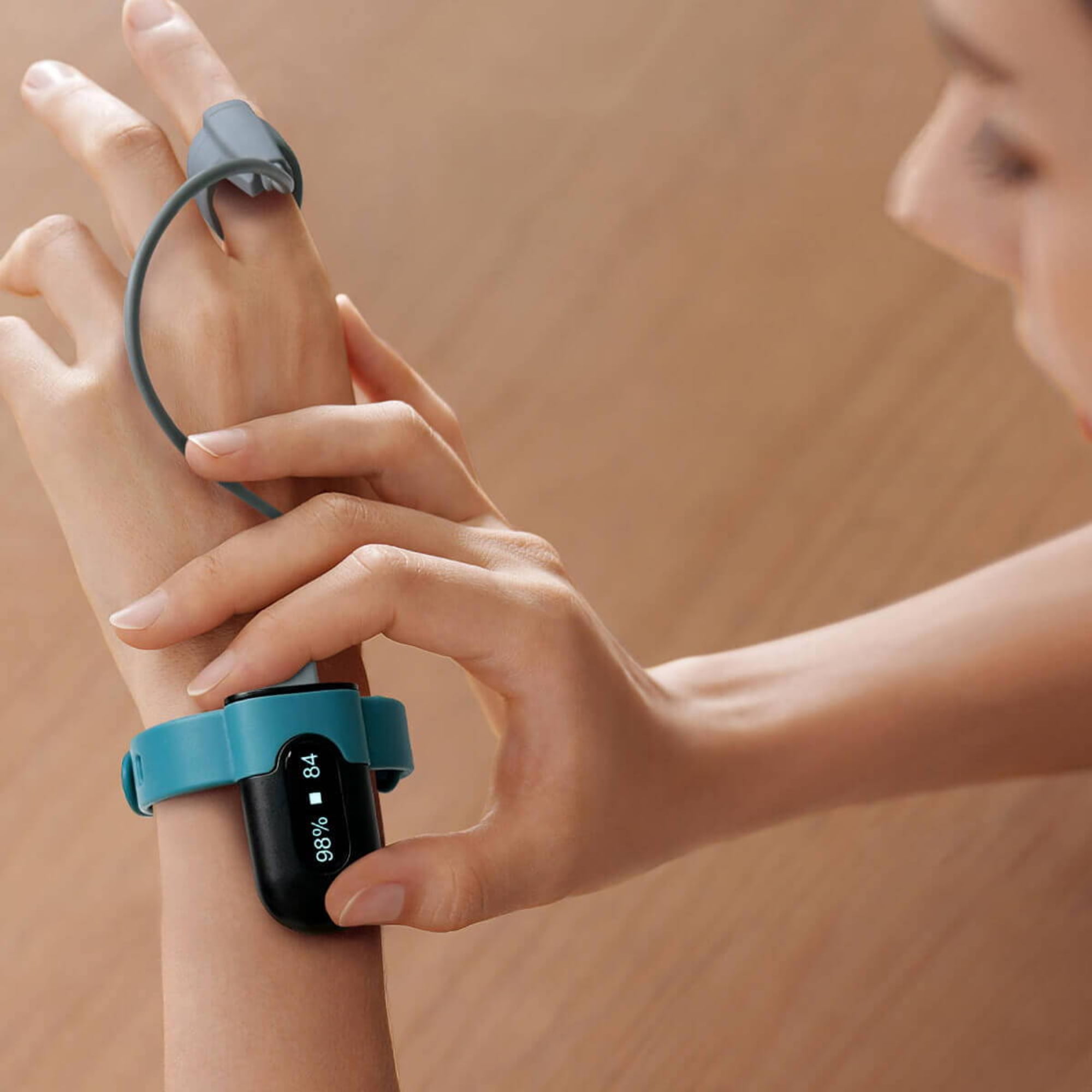 Vibeat Oxy U Wrist Oxygen Monitor - Wearable Pulse Oximeter for High-Altitude Sports & Aviation, SPO2/PR/HR Tracking, 16H Battery, Bluetooth Free APP