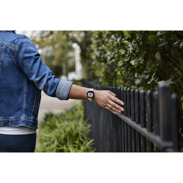Garmin Forerunner 45 GPS Running Smartwatch and Fitness Tracker