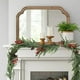 thumbnail image 4 of Guirnalda artificial de ratán verde navideño | Hojas de simulación realistas y acentos de bayas rojas | Tira decorativa interior para fiesta de fiestas en casa | 1,8 m de longitud | 1 pieza, 4 of 6