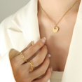 thumbnail image 2 of Collar versátil con cierre de la suerte, cadena de clavícula con diseño de nicho, joyería de acero de titanio, oro, 2 of 5