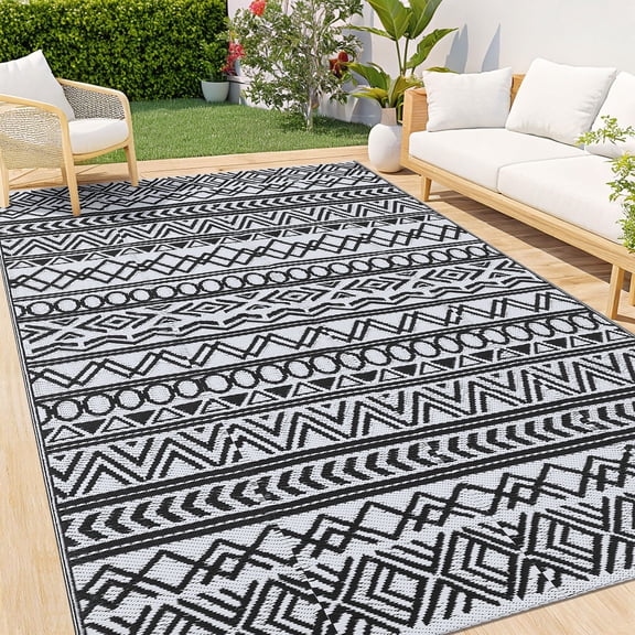 Smiry Outdoor Rugs 5x8, Waterproof Plastic Straw Geometric Indoor Outdoor Mat for Patio, RV Camping, Deck,Porch, Black and White