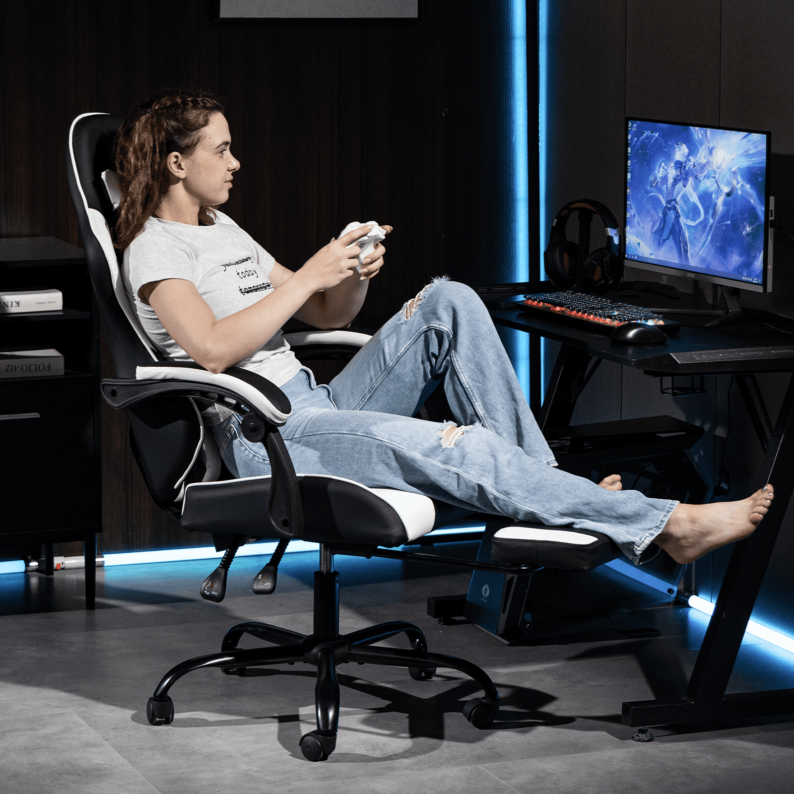 WENTUM  Ergonomic Reclining Gaming Chair with Linkage Armrests & Footrest, Racing Office Chair, PU Leather Computer Desk Chair, White