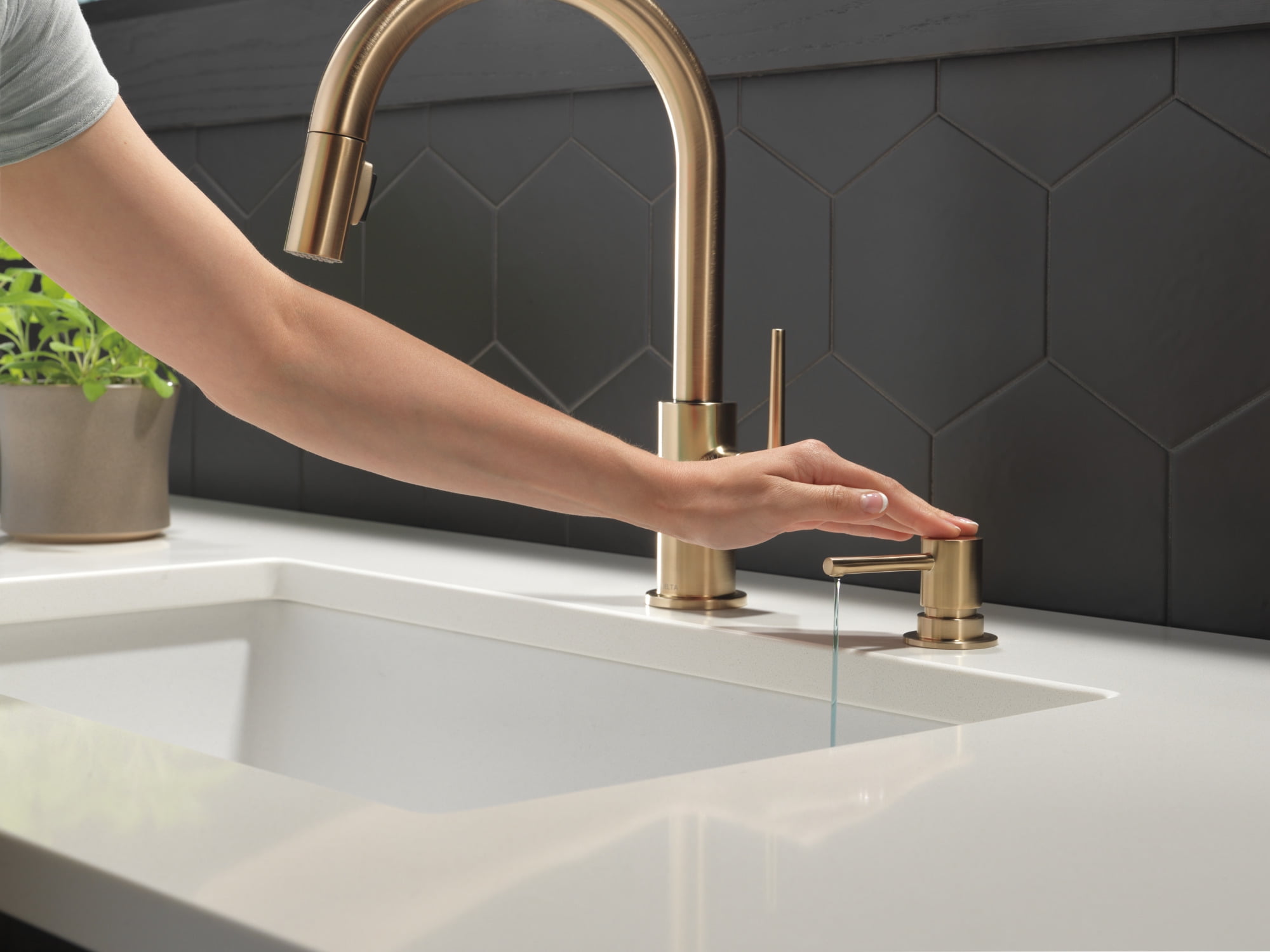 Delta Trinsic Metal Soap Dispenser - RP100734CZ - Champagne Bronze