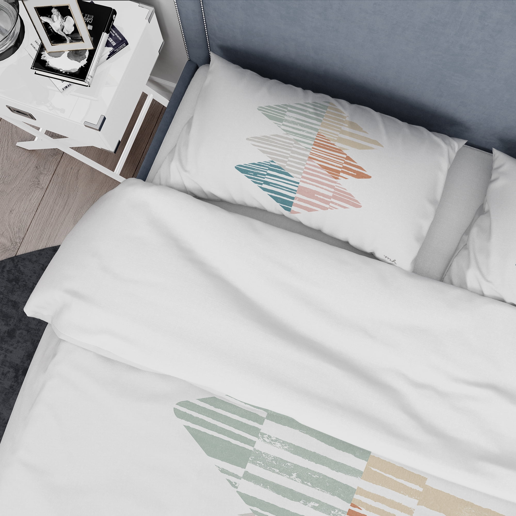 Designart 'Watercolor Geometric Triangle II' Geometric Duvet Cover Set