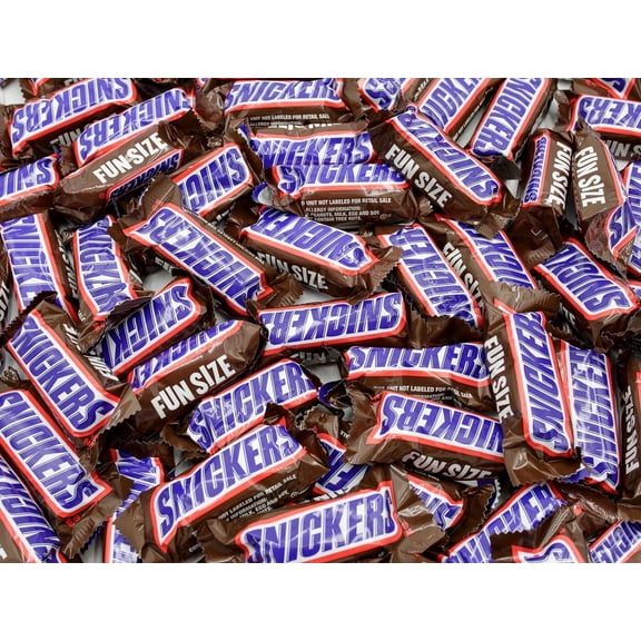 SNICKERS FUN SIZE Chocolate Candy Bars 1 lb – Anti Melt Pack, Bulk Bag, Peanut & Caramel Flavor, Sweet Snacks, Individually Wrapped (26 Pieces)
