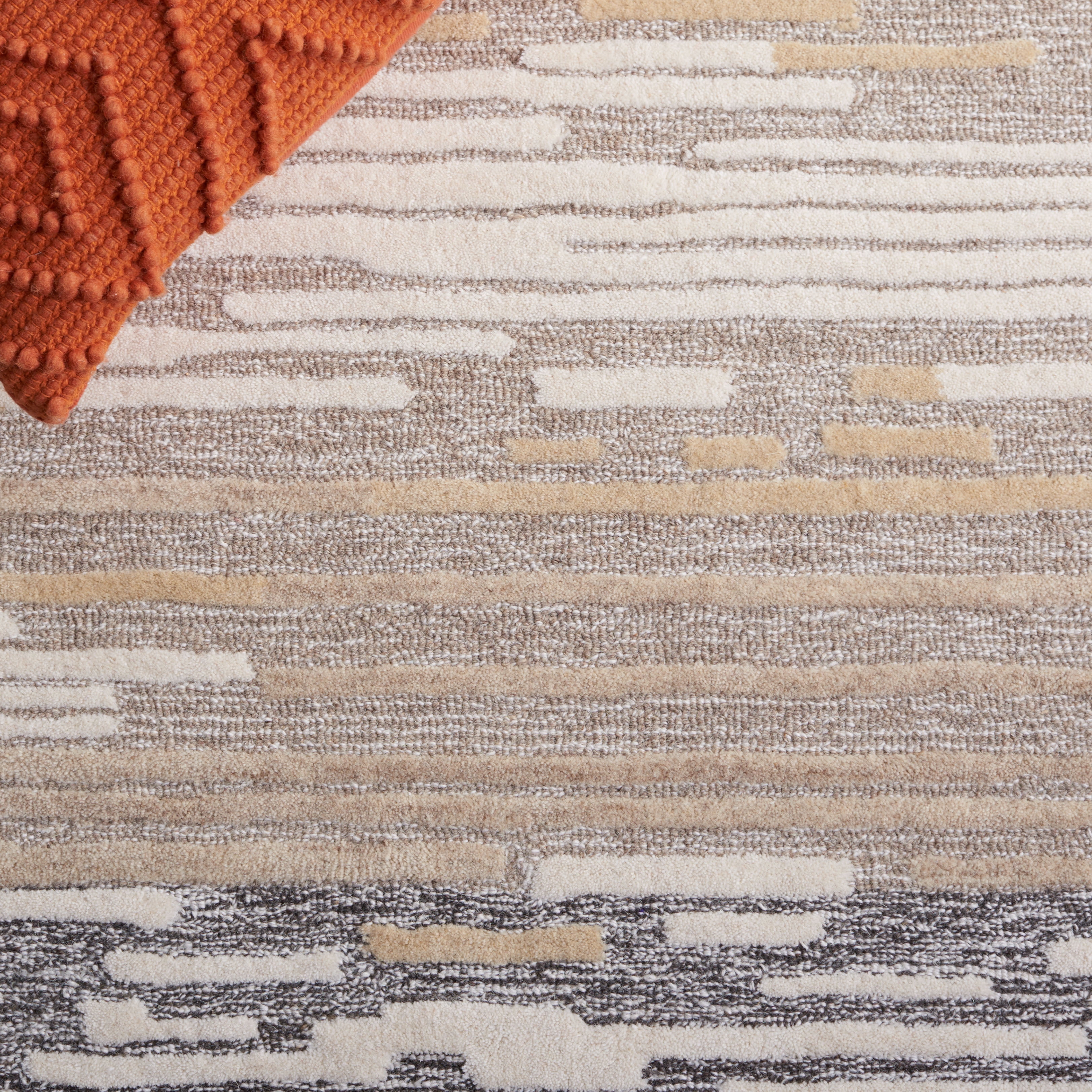 SAFAVIEH Fifth Avenue Dederick Abstract Area Rug, Natural/Beige, 4' x 6'