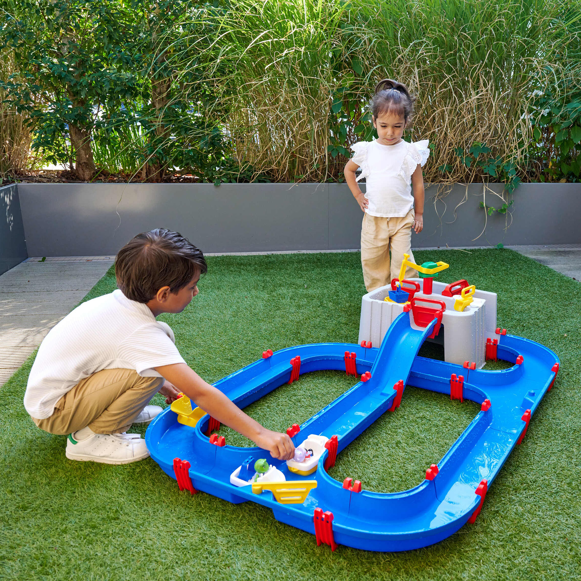 AquaPlay: Harbor Waterway Playset - 3 Toy Boats & 2 Animal Figures, Interactive Slide Canal System, Pump-Sluices-Crane, Outdoor Activity, Kids 3+