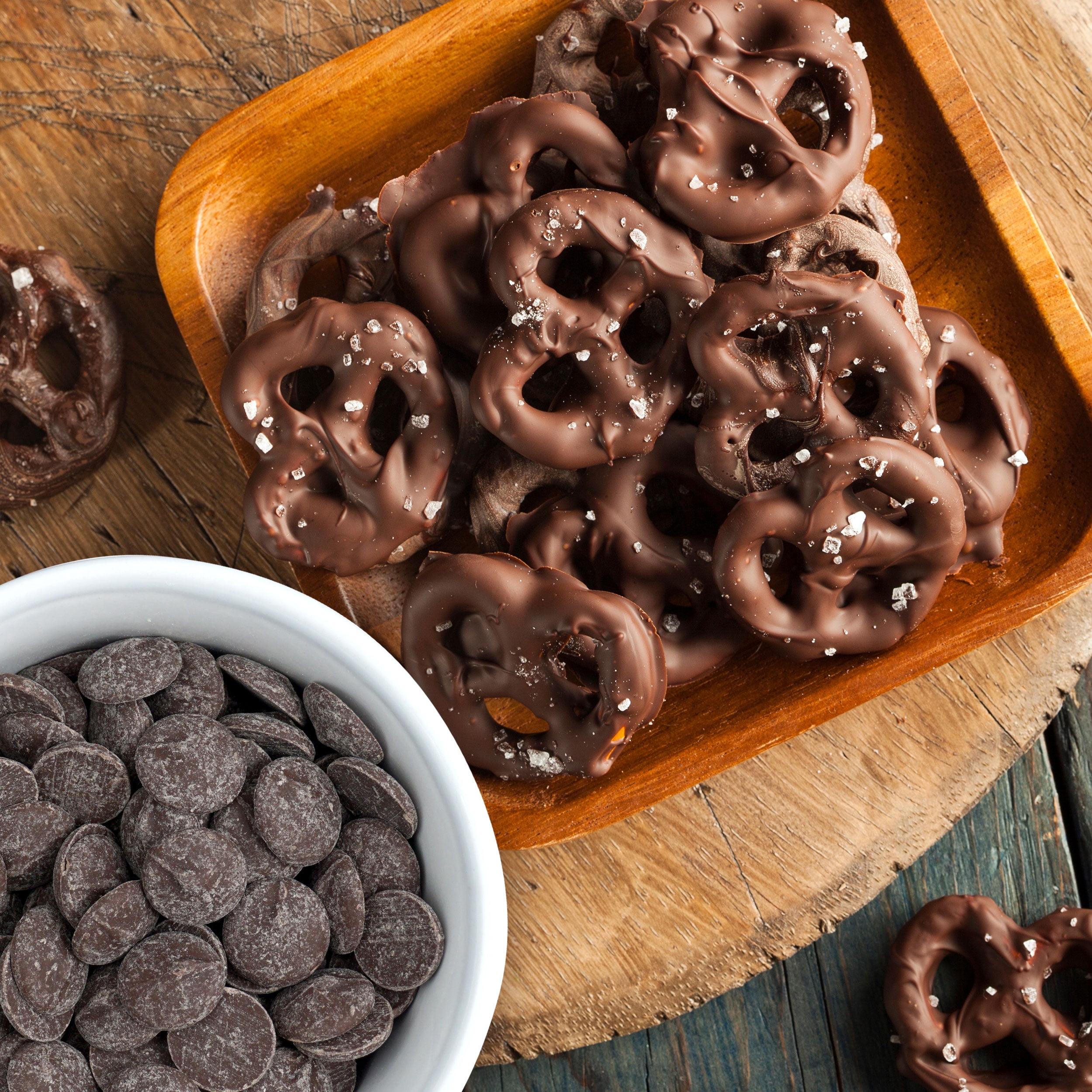 Dark Chocolate Melting Wafers, 2 Pound Bulk Bag, Dark Chocolate, Melting Chocolate Candy Discs For Baking, Dipping, Decorating, Bulk Dark Chocolate Bag - The Hampton Popcorn & Candy Company