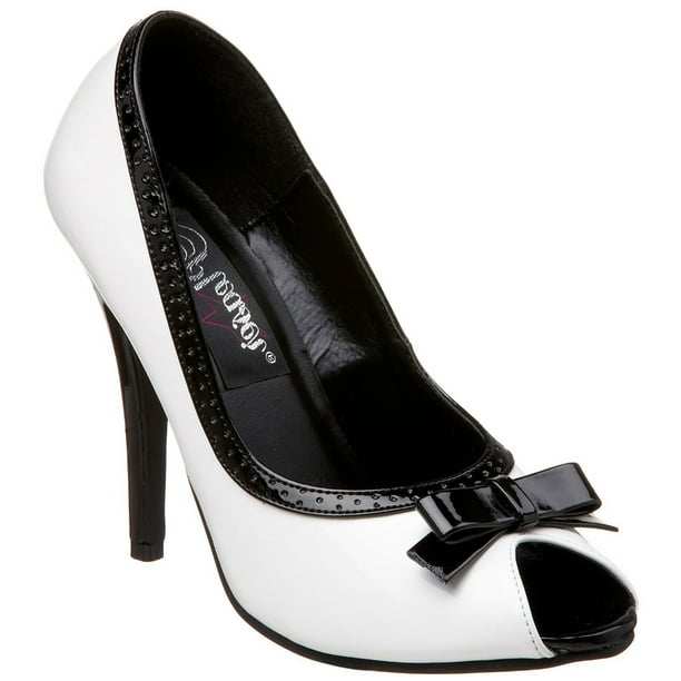 contrast toe pumps